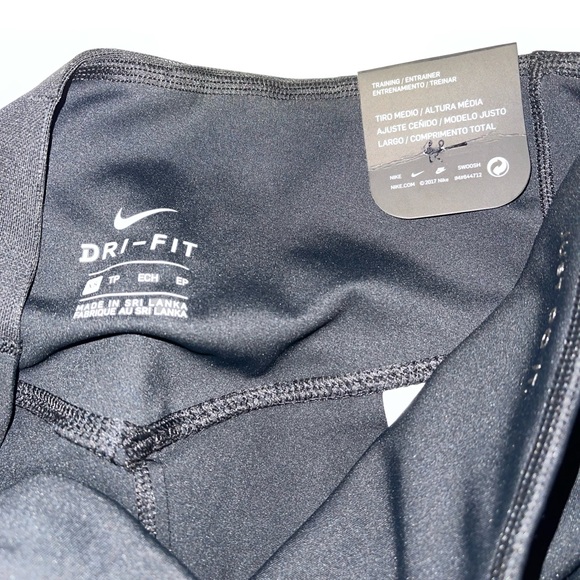 NWT Nike Luxe Pocket Tights Last Chance!  Make Offers! - Picture 4 of 14